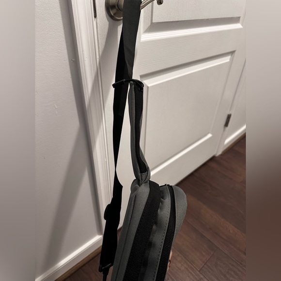 Highland Tactical EXPO Molle Webbing Crossbody Bag Adjustable Sling Bag - Gray - Picture 5 of 12